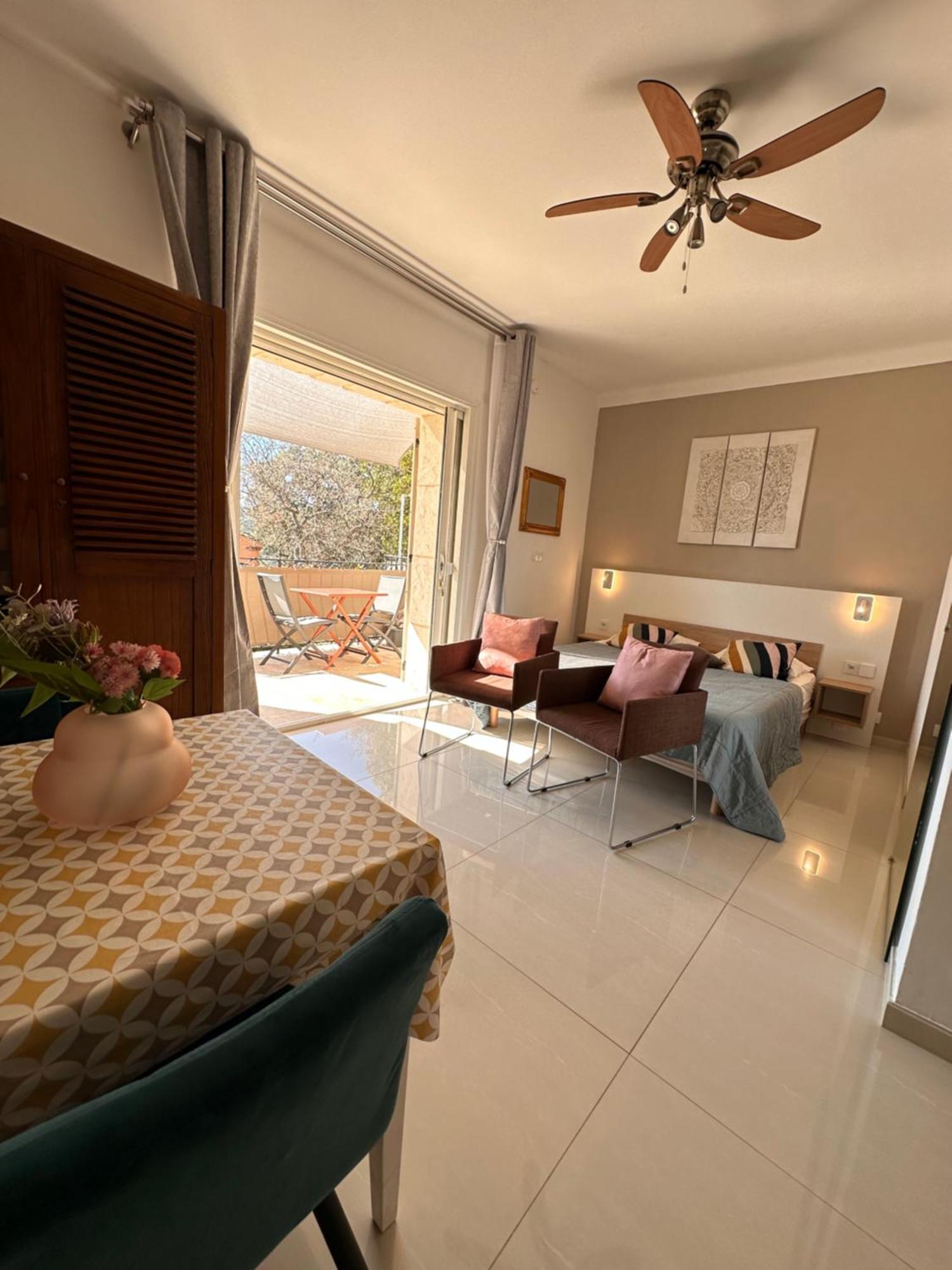 Villa Grand Baie Saint-Raphaël Екстериор снимка
